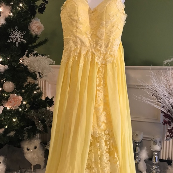 Formal evening gown - Picture 3 of 9